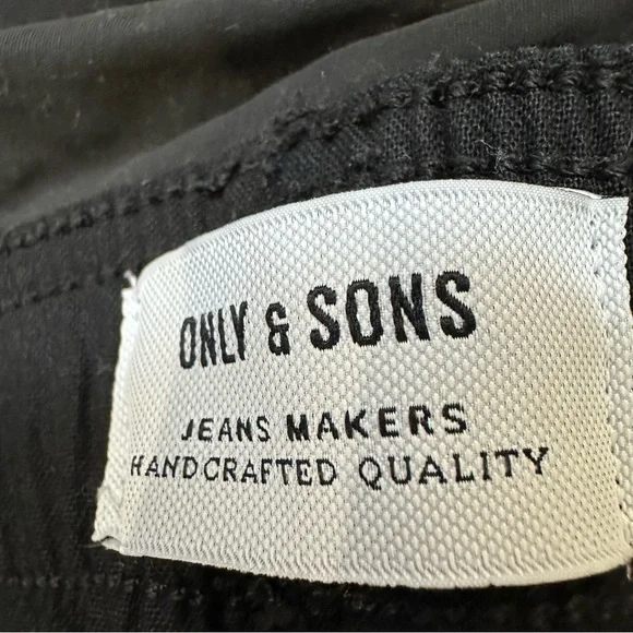 Jeans - Picture 2 of 8